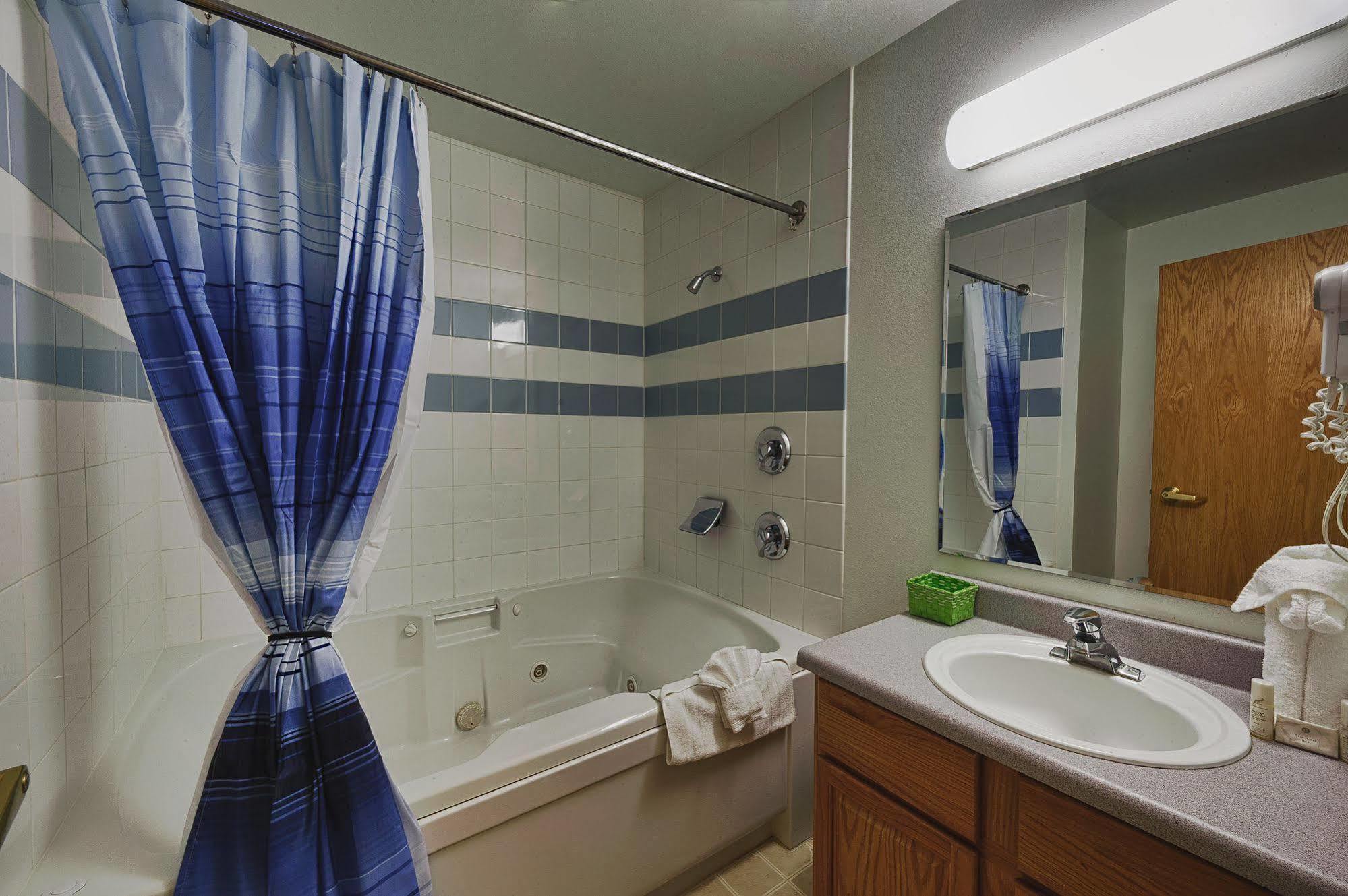 Frontier Suites Hotel In Τζούνο Εξωτερικό φωτογραφία